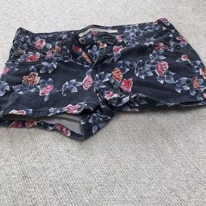 Vintage size 26 Brody flowery short shorts by bootlegger.